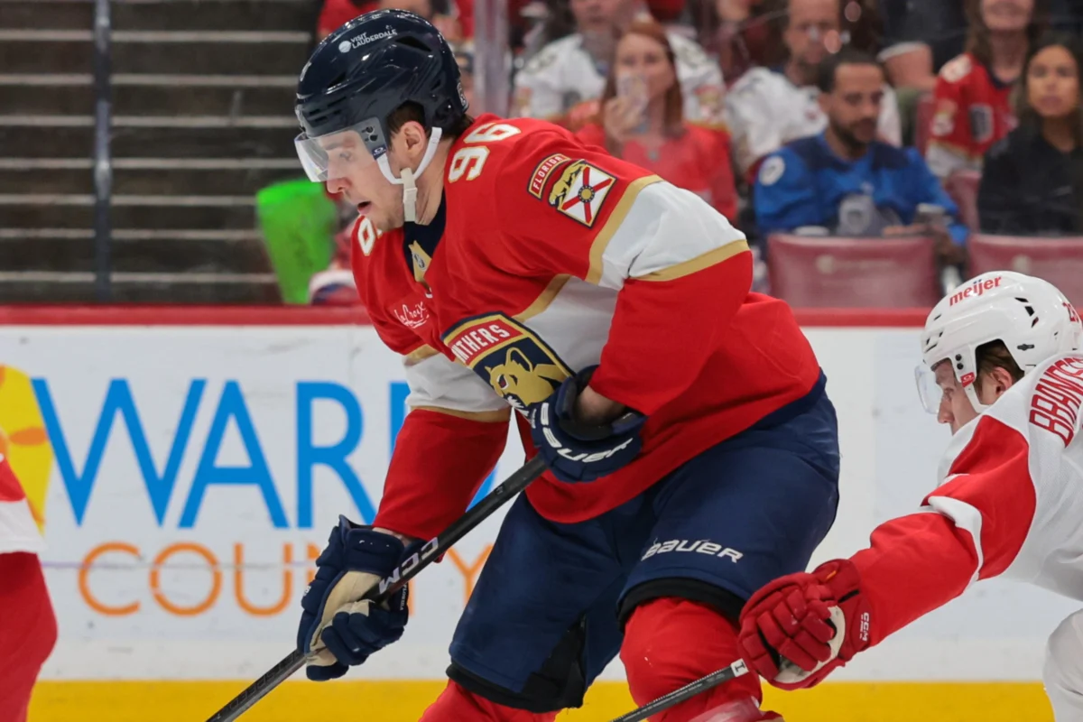 Defensive Depth Secured: Florida Panthers Re-Sign Mikulas Hovorka to Two-Way Deal