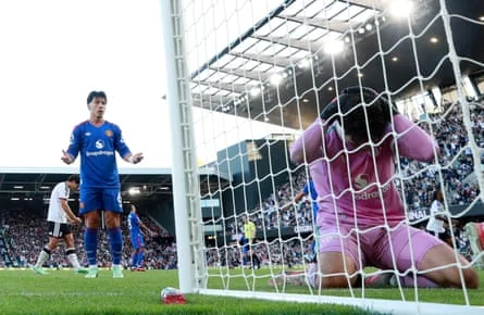 A Reprieve in the Rain: Carrick’s Manchester United Stave Off Crisis at Craven Cottage