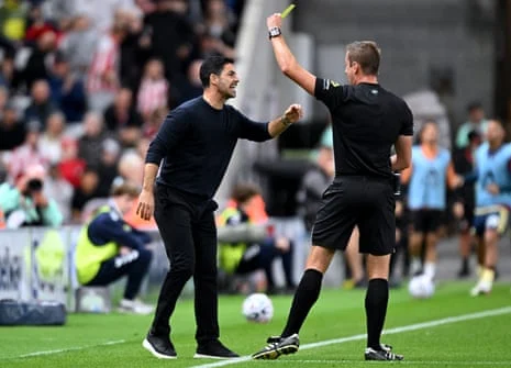 Champions Arsenal Maintain Perfect Start with Gritty Victory at the Stadium of Light